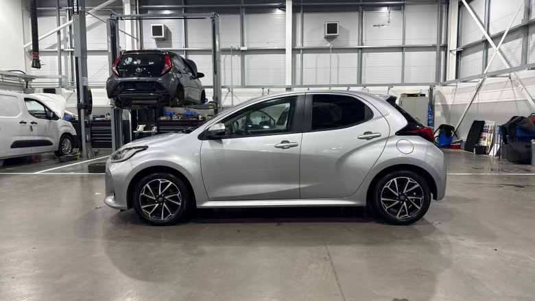 Toyota Yaris 1.5 Hybrid Design 5dr CVT Hybrid Hatchback